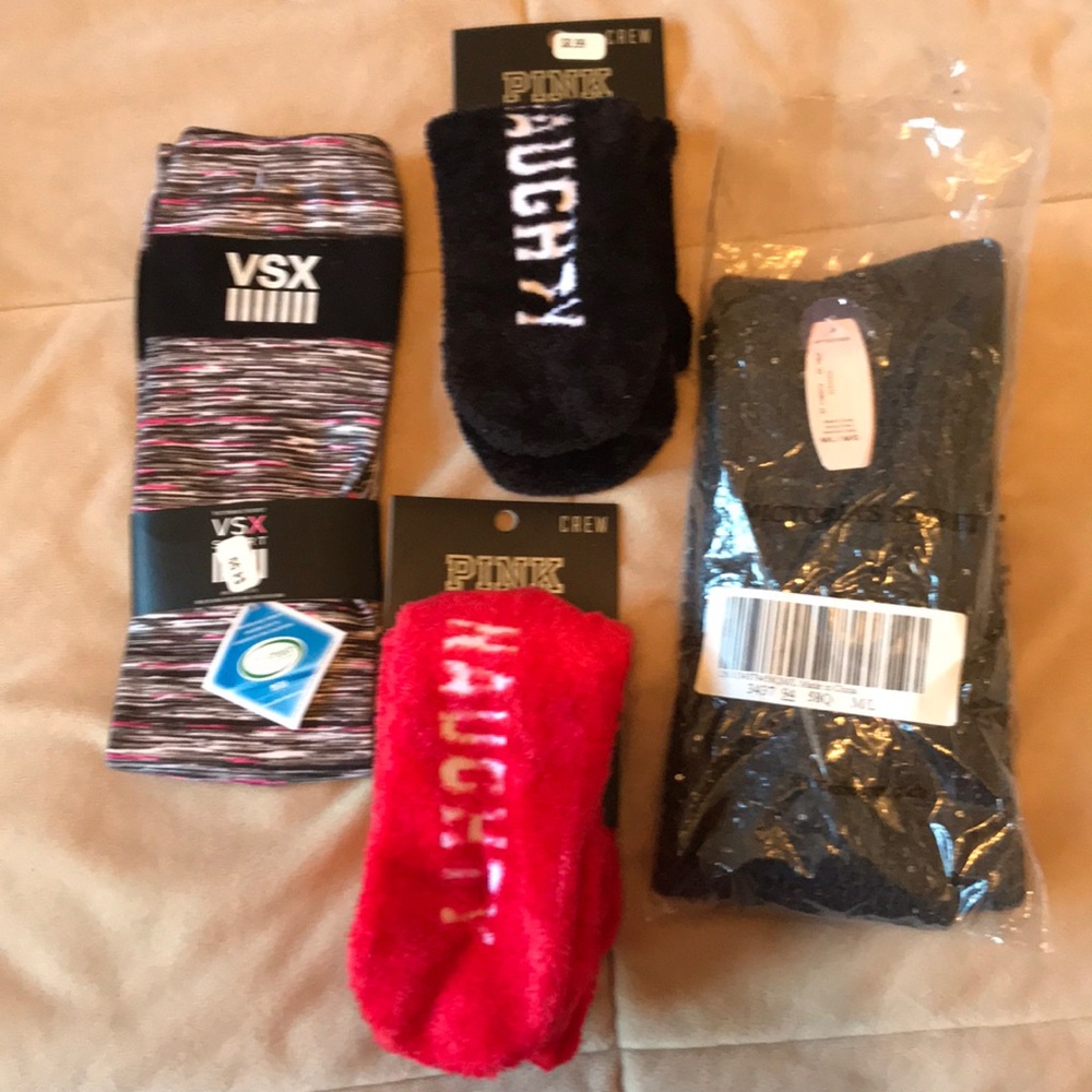 4 brand new Victoria’s Secret socks